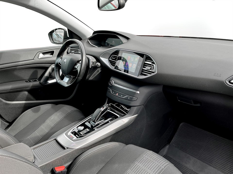 Bild på Peugeot 308 Allure 5D 1.2 PT 131hk Aut B-KAMERA CARPLAY