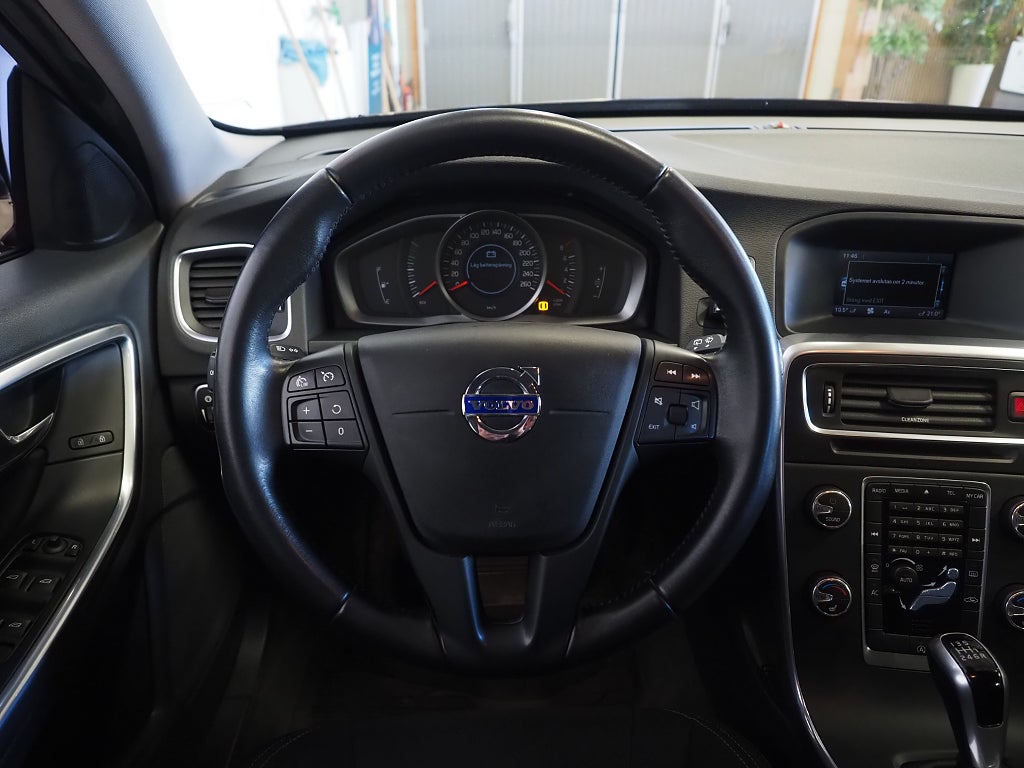 Volvo V60 T3 Business Kinetic 152hk | Bluetooth | PDC | 2017