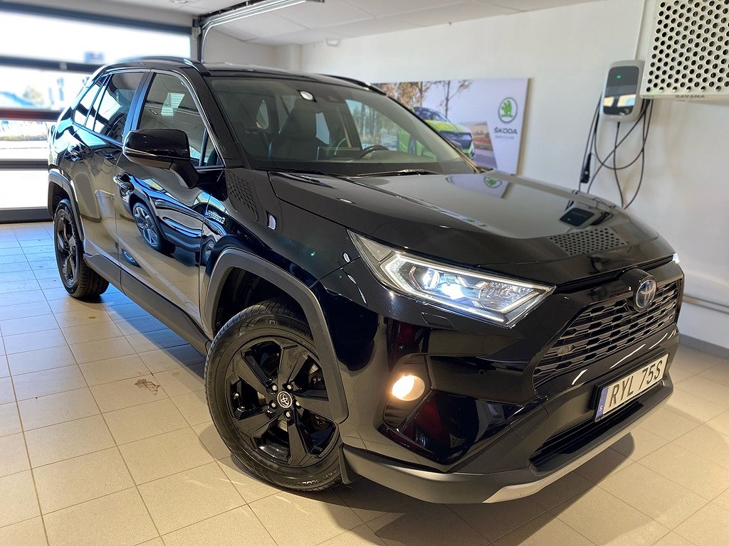 Toyota RAV4 Hybrid AWD-i E-CVT 222hk *Moms*