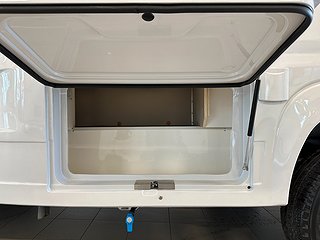 Husbil-halvintegrerad Wingamm Oasi 540 140HK AUT 28 av 28