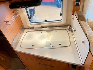 Husbil-integrerad Hymer Exsis-I 688 16 av 34
