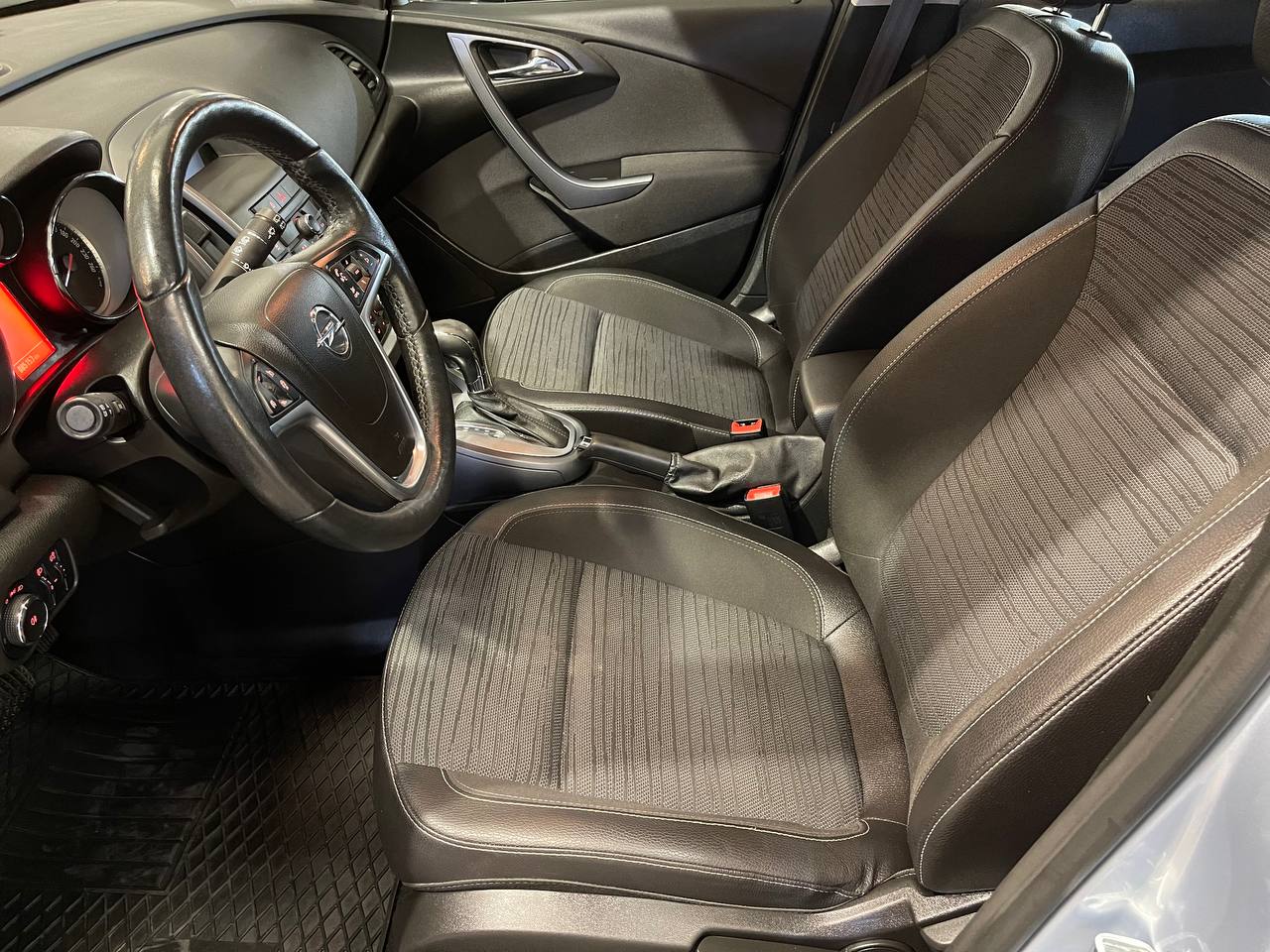 Opel Astra 1.4 TURBO AUTOMAT 2015, bild 6/36