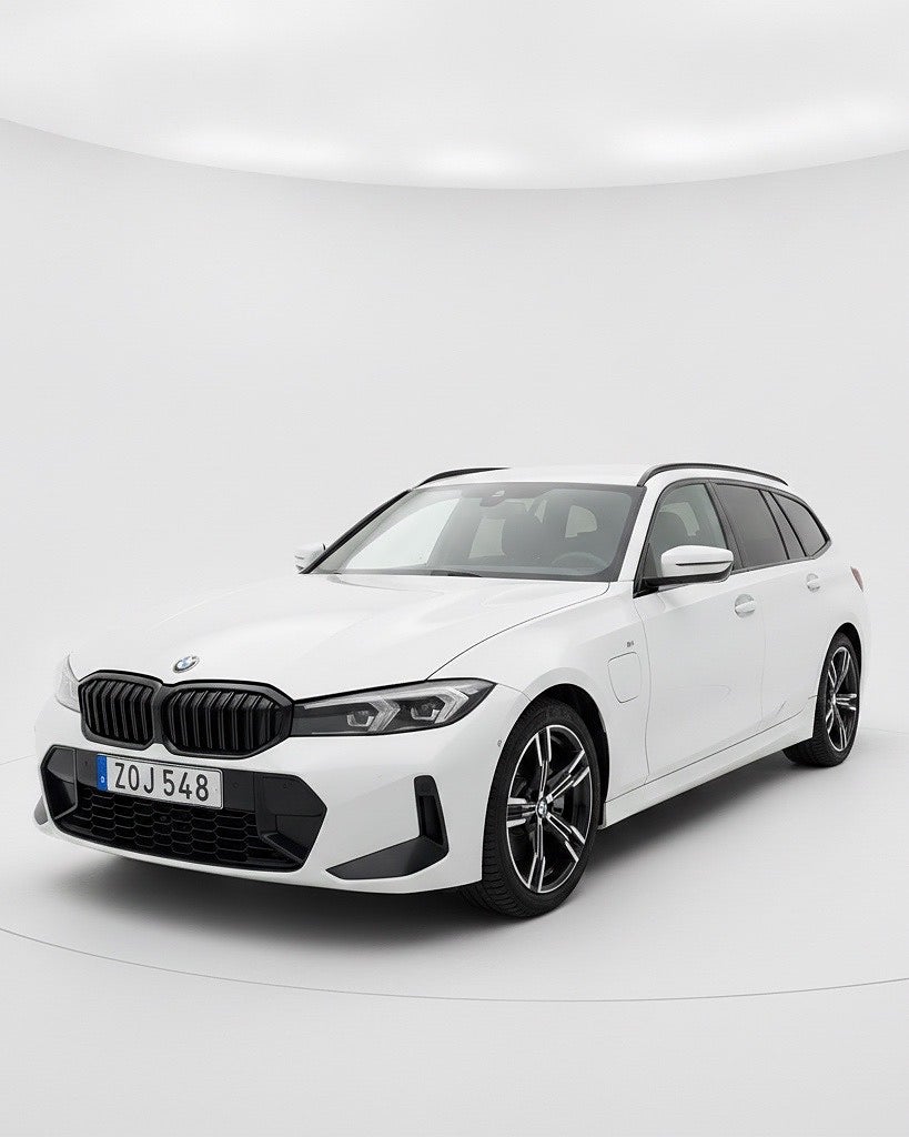 BMW 330e xDrive M Sport / Värm / Wide / Drag 