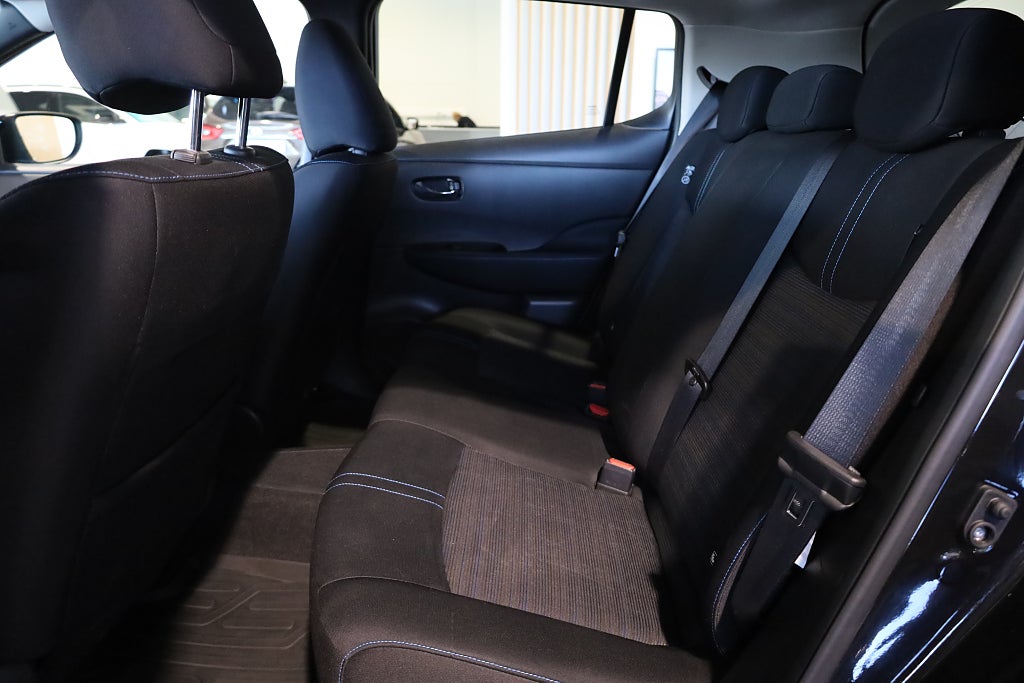 Nissan Leaf 40 kWh N-Connecta Navi 360° Värmare Leasbar CarPlay 2021