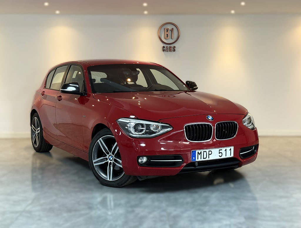 BMW 118d Steptronic SPORT LINE NYSERVAD FARTHÅLLARE BLUETOOTH