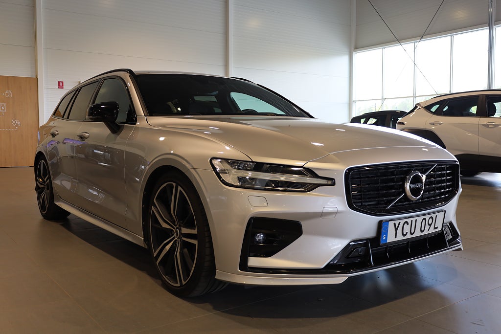 Volvo V60 B4 Geartronic R-Design B&W Navi Kamera VOC CarPlay