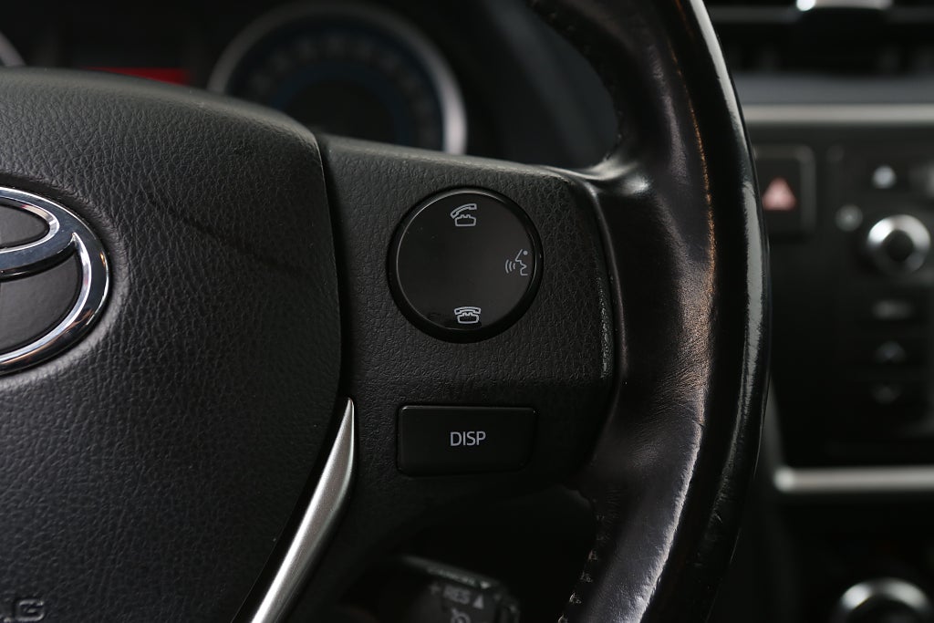 Toyota Auris Touring Sports Hybrid e-CVT Executive 2015