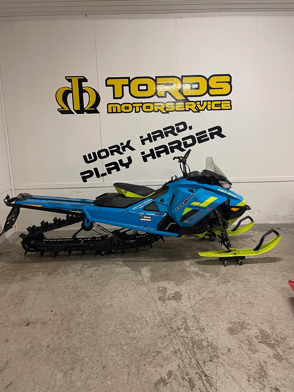 Ski-Doo Summit X 850 165" (momsad, ny matta, shot) 