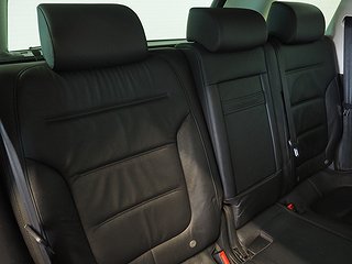 SUV Volkswagen Touareg 10 av 21