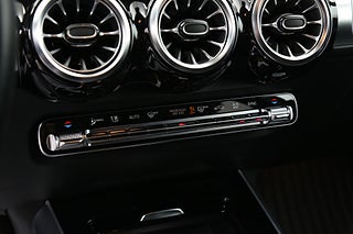 SUV Mercedes-Benz GLB 24 av 30