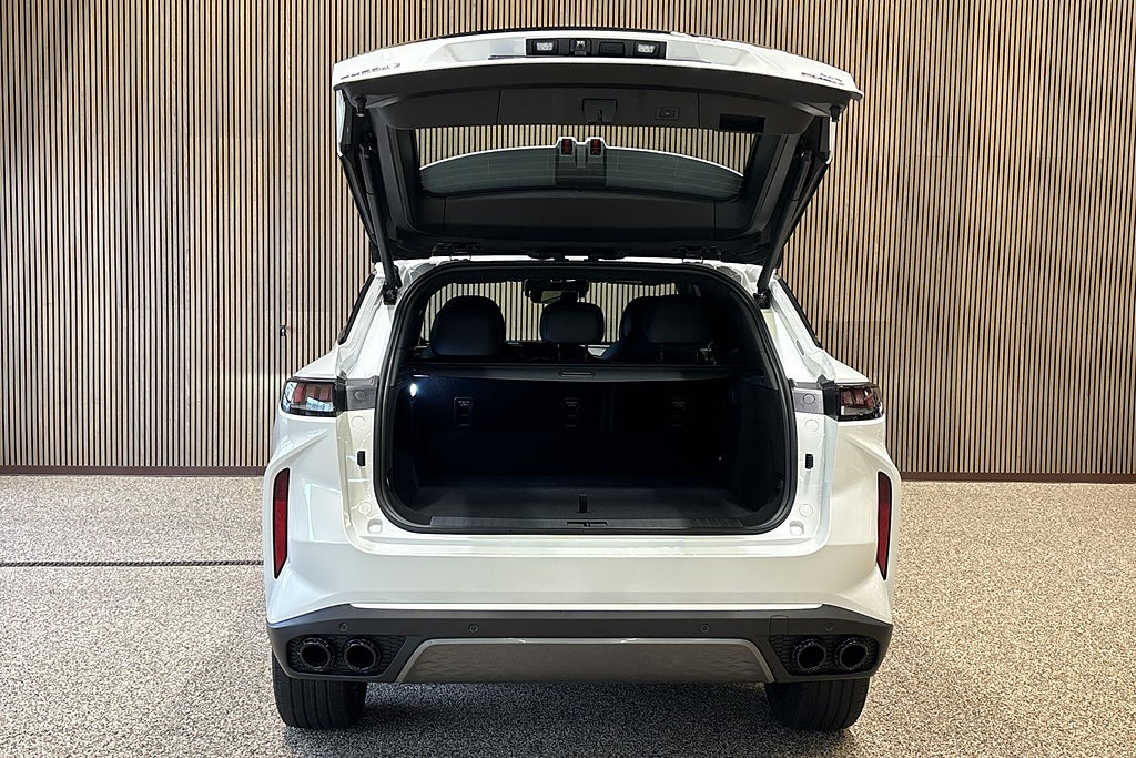 Omoda 9 1.5T + 34.46 kWh PHEV AWD Pano Elstol 360 BLIS Sony HUD