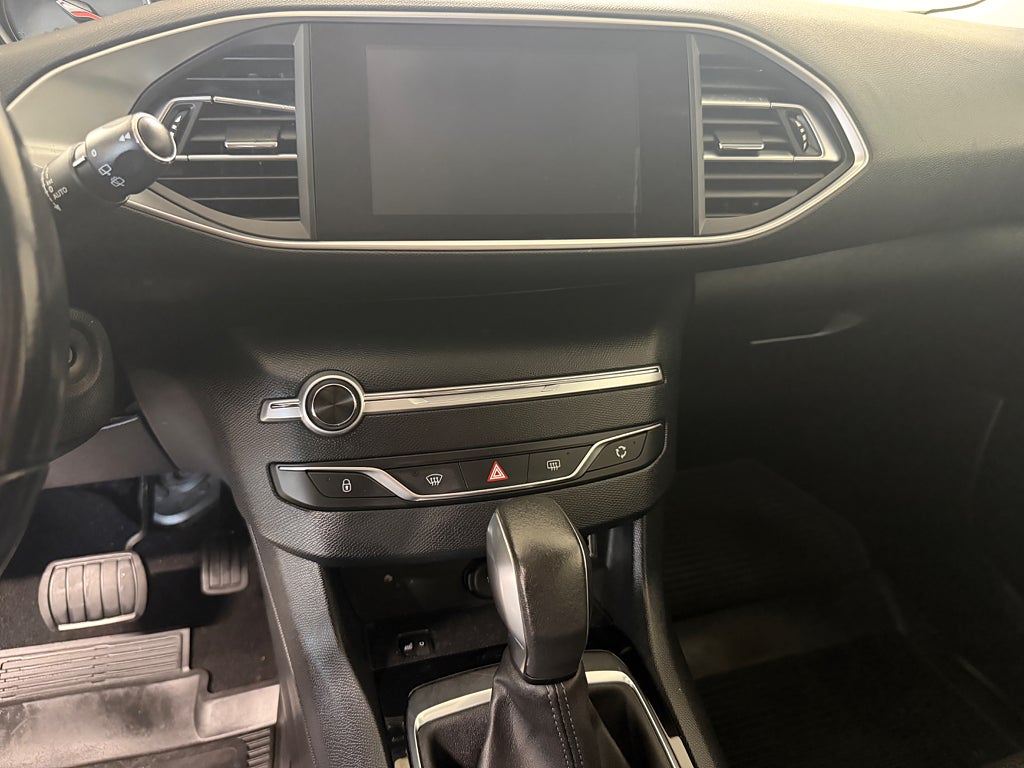 Peugeot 308 sw 1.2 PureTech 130 EAT Euro 6 SoV Hjul thumbnail