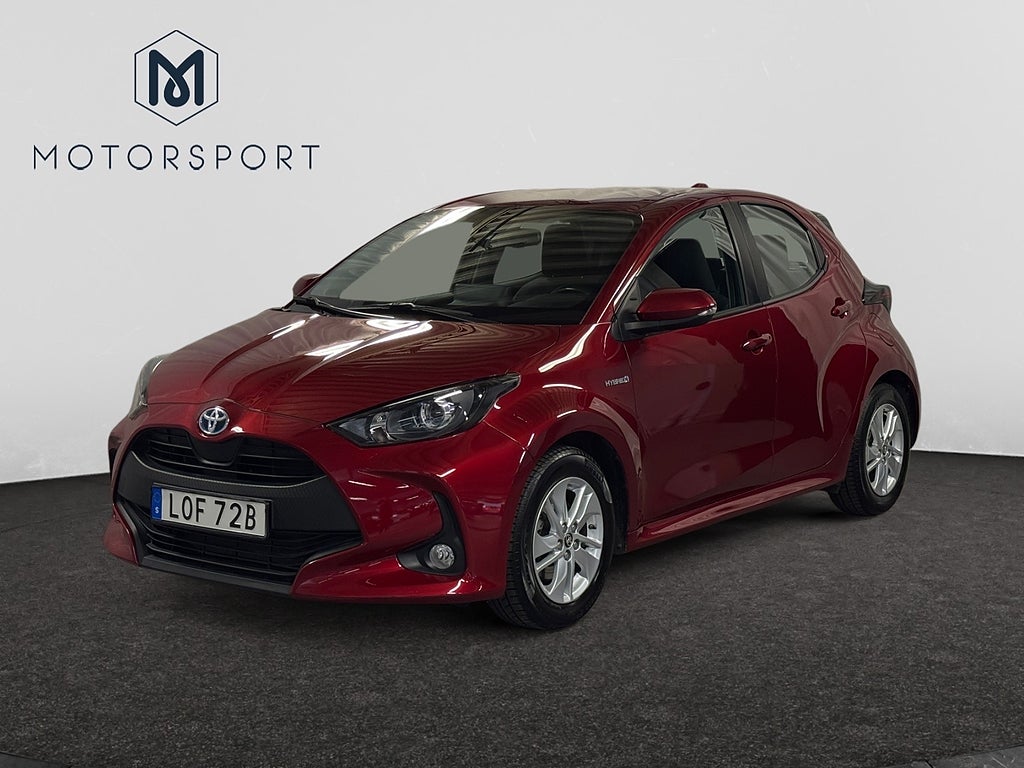 Toyota Yaris Hybrid Automat Backkamera Adaptiv Farthållare Rattvärme