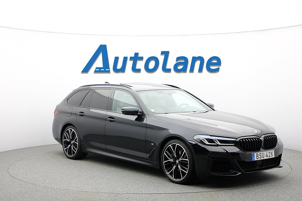 BMW 540 i xDrive Touring M Sport B&W,HUD,Drag,Värmare,20" 333hk