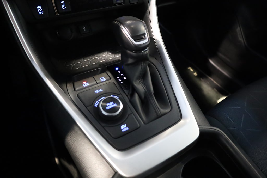Toyota RAV4 Hybrid AWD-i E-CVT Active Kamera Rattvärme Keyless 2021