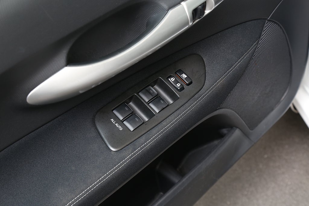 Toyota Auris 1,8 Hybrid e-CVT Plus 136hk Aut Motorvärmare 2011