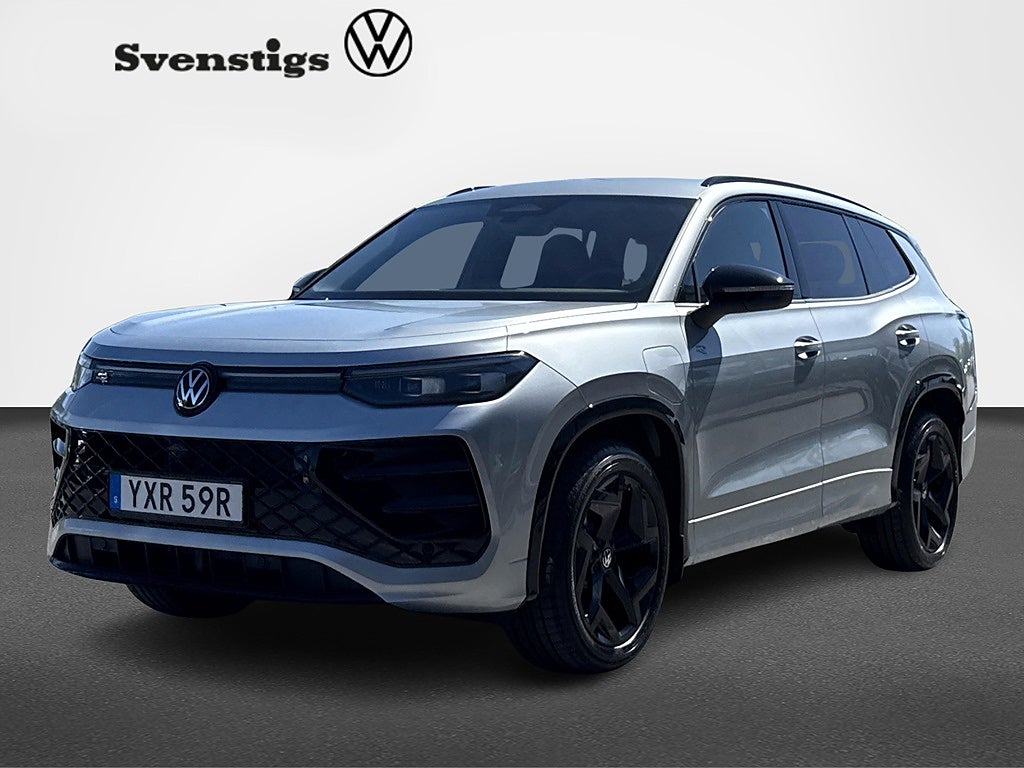 Volkswagen Tayron R-Line eHybrid 272hk Drag Black Style Lagerbil