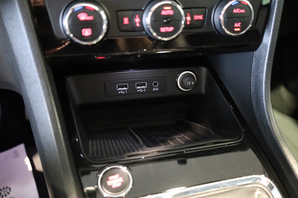 Seat Ateca 1.5 TSI AUT Xcellence Värmare Kamera Navi  Panorama 2019
