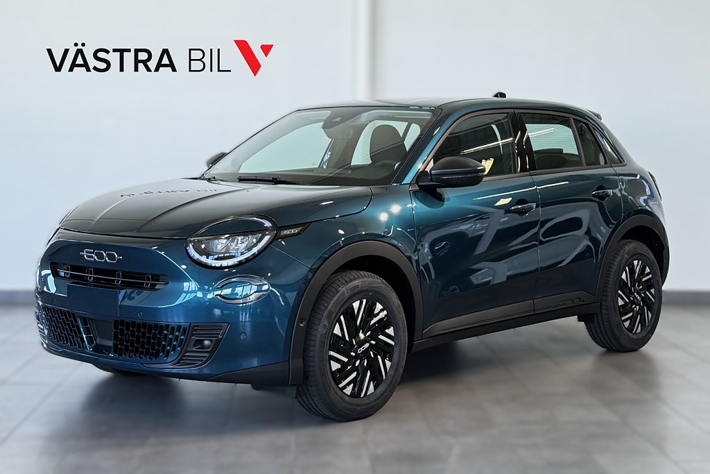 Fiat 600 Hybrid Aut DCT6 Icon | Vinterhjul & Service ingår!
