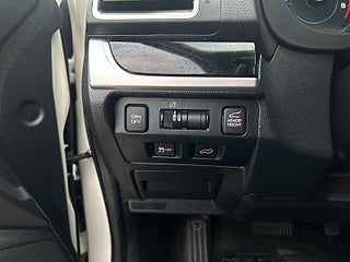 Subaru Forester 2.0 4WD Sov-däck/Drag/Kamera/Pano/Skinn/Kedja/P-sens