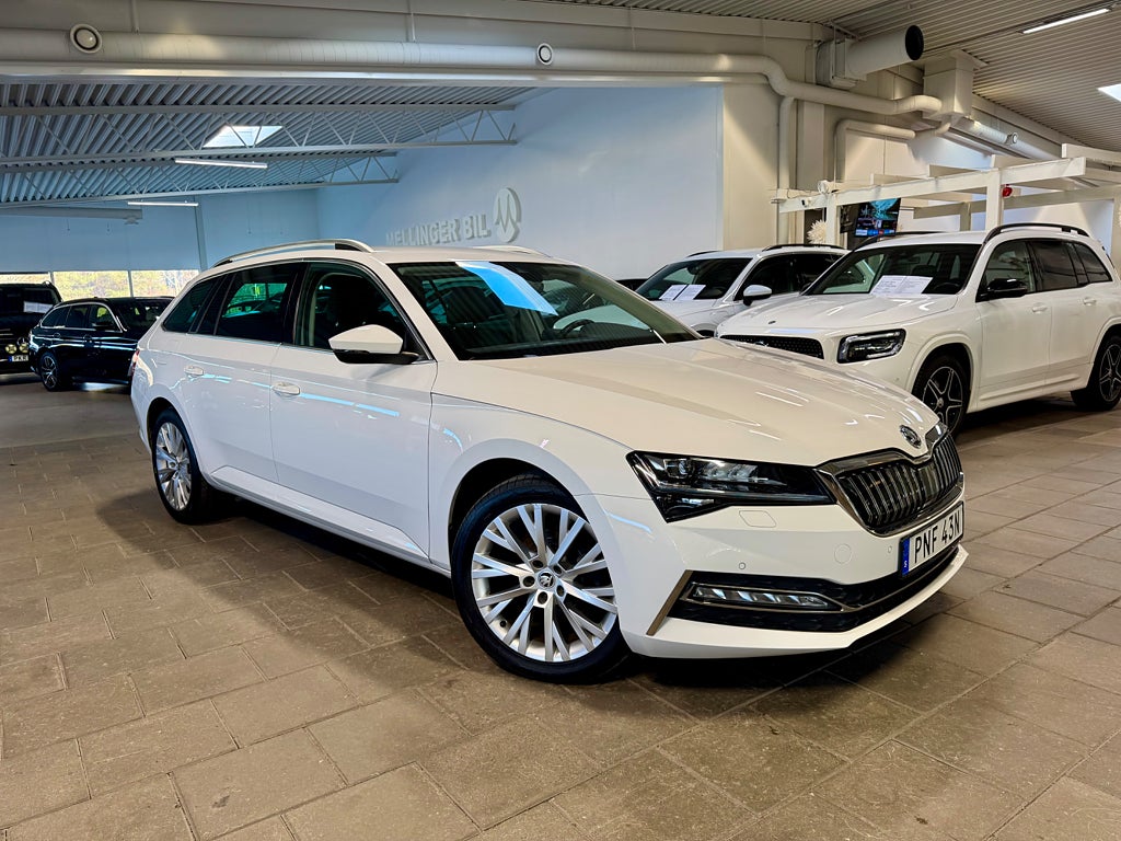 Skoda Superb iV Combi 1.4 TSI iV Drag Värmare GPS