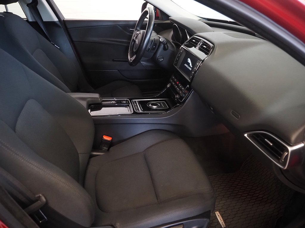 Jaguar XE 20d 180hk Automat | Dieselvärmare | 2018