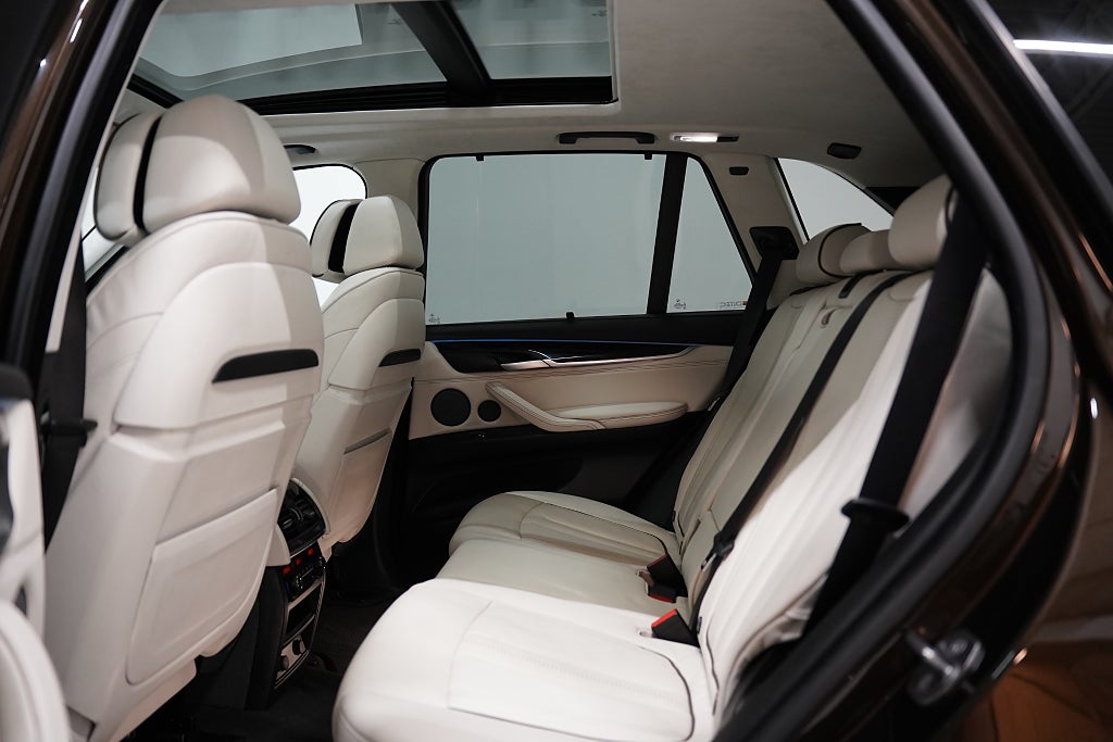 BMW X5 xDrive40d 313hk M Sport H/K 360° Pano D-värm HUD Komfor