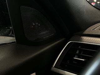 BMW 330i xDrive M Sport S&V-hjul/Hud/Pano/Skinn/H/K/A.d helljus