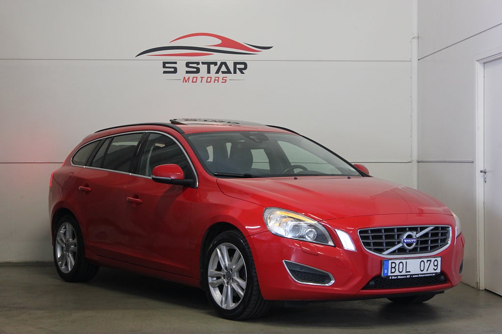 Volvo V60 D3 Geartronic Momentum Automat Tacklucka GPS Skinn 