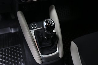 Halvkombi Nissan Micra 10 av 18