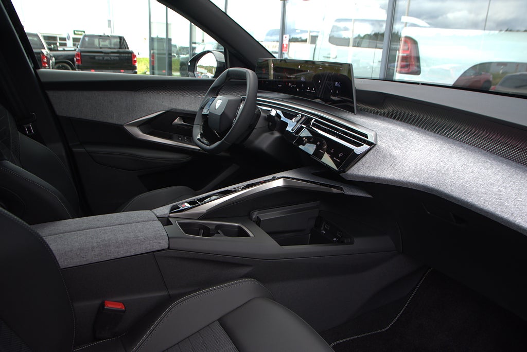 Peugeot 3008 Edition Hybrid 145hk Aut *Fri service 3 år