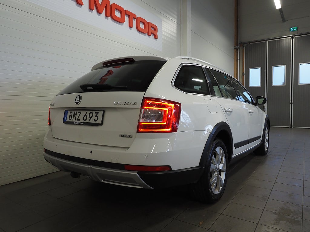 Skoda Octavia Scout 2.0 TDI 150hk 4x4 | Drag | D-värm | Navi | 2015