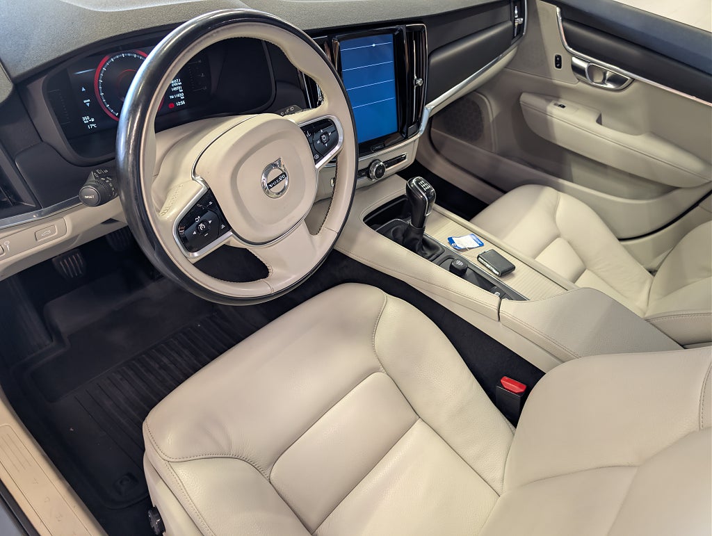 Volvo V90 D3 Business VOC/Drag/V-hjul thumbnail