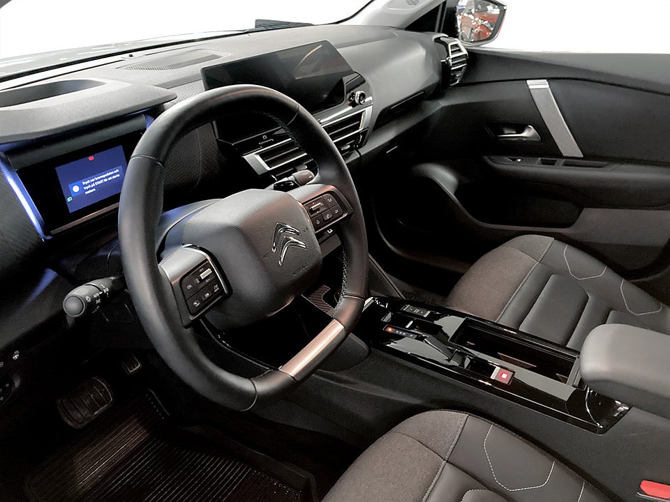 Bild på Citroën C4 Shine 1.2 PT B-KAMERA CARPLAY 130hk