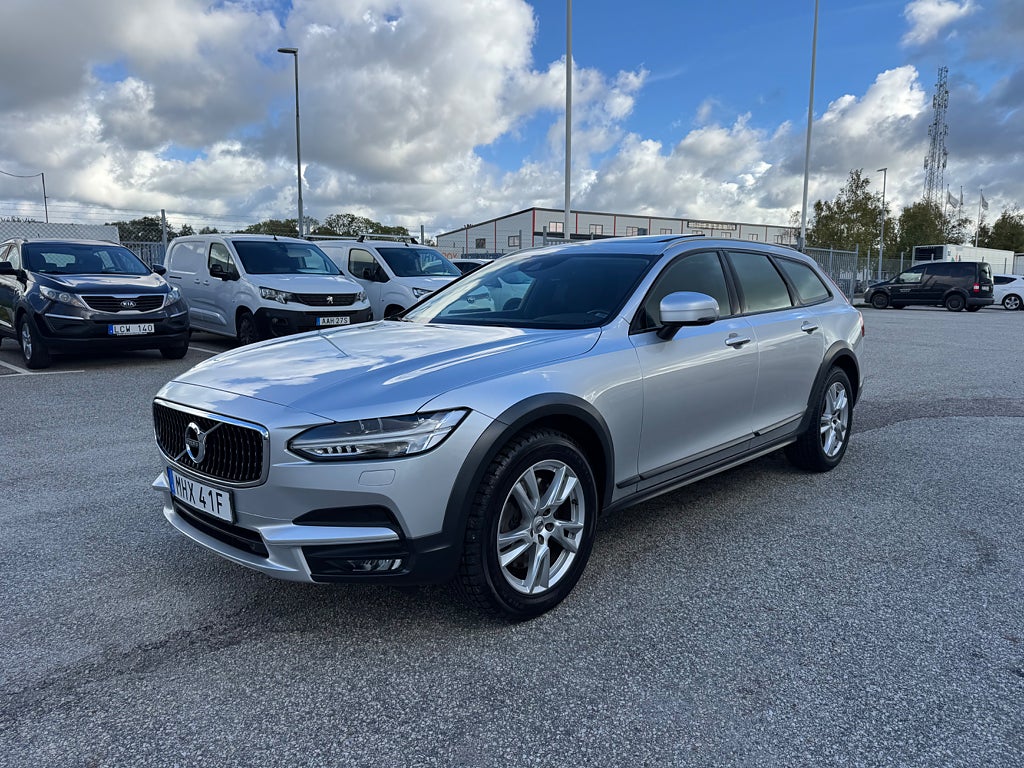 Volvo V90 Cross Country D4 AWD 190hk Pro Pano HUD VOC Drag Kamera Navi