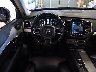SUV Volvo XC90 16 av 28