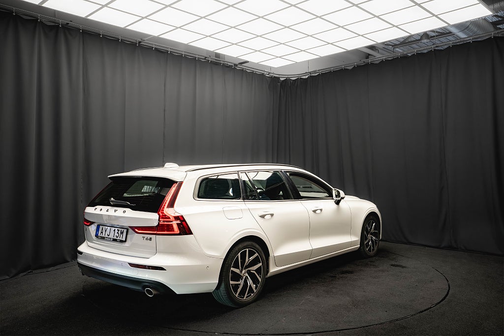 Volvo V60 Recharge T6 AWD LÄDER DRAG 360° B-VÄRMARE BLIS 340hk