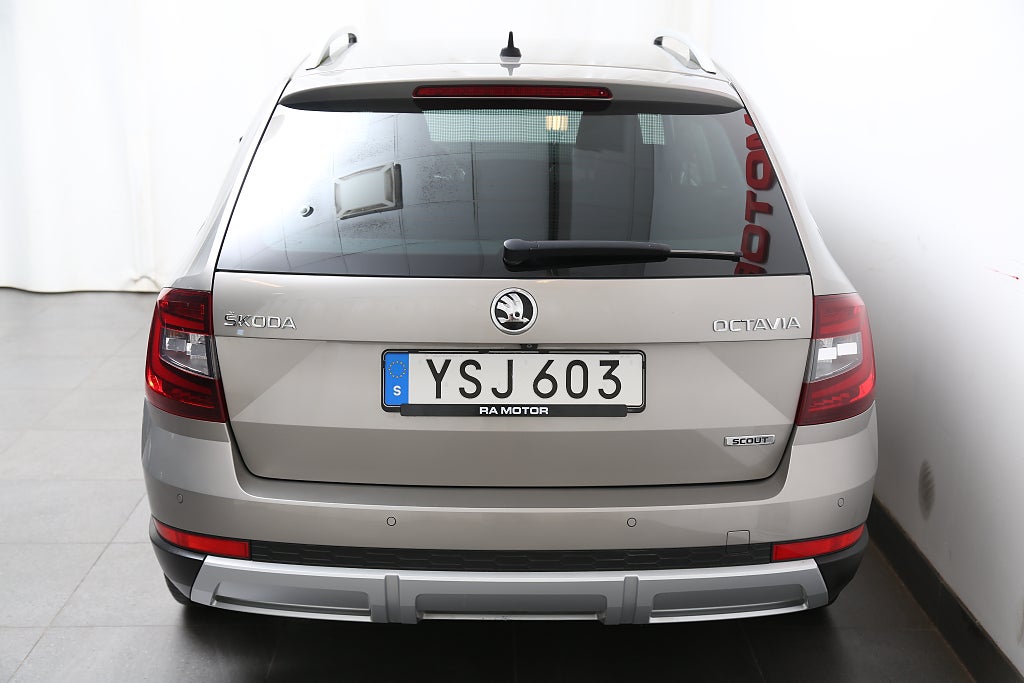 Skoda Octavia Scout 2,0 TDI 4x4 Premium Aut P-värme Dragkrok 2019