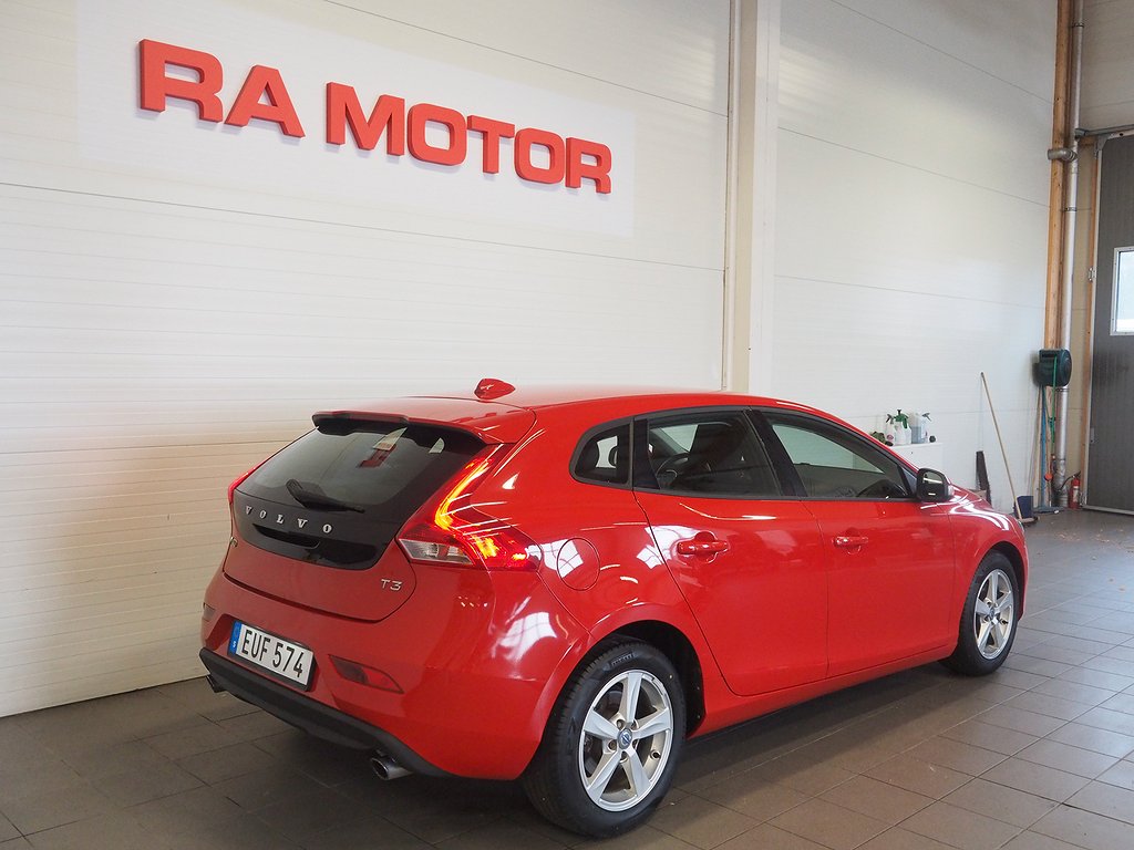 Volvo V40 T3 150hk Kinetic | Värmare | 2015