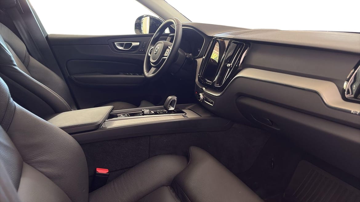 Volvo XC60 Plus Dark Nordic 2025, bild 5/10