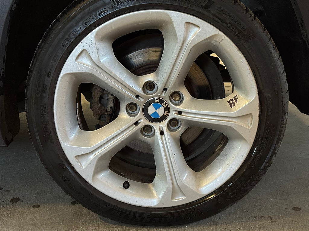 BMW X1 sDrive20d Aut *3,99%* X-Line H/K Xenon Elstol Sv-Såld