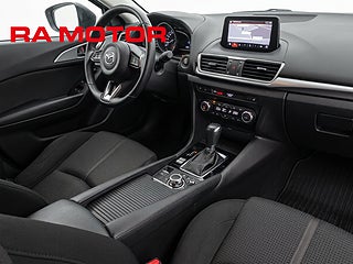 Halvkombi Mazda 3 11 av 20