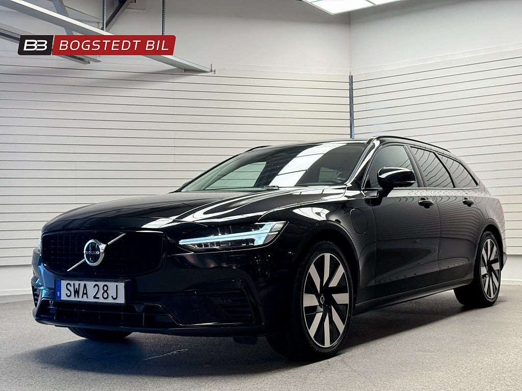 Volvo V90 Recharge T6 AWD 350hk Plus Dark |Drag|360|Värmare|Läder