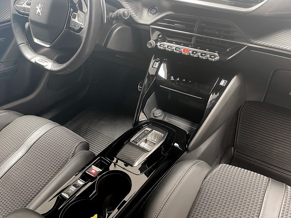 Bild på Peugeot 2008 GT 1.2 PT 130hk Aut - VECKANS KLIPP!