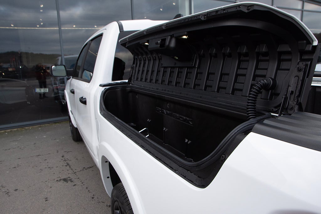 Dodge RAM 1500 Limited Night Rambox 2.384 kr årsskatt! E85
