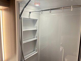 Husbil-integrerad Kabe TMI 810 LT 26 av 31