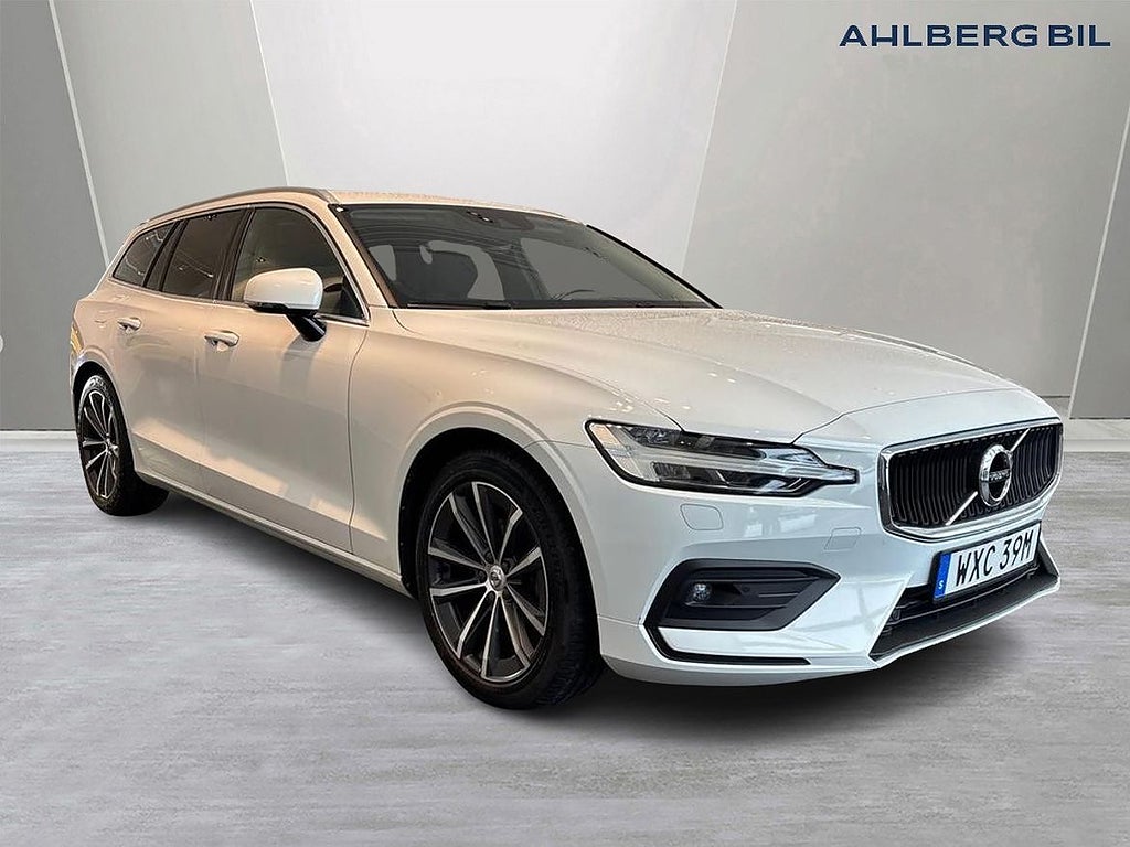 Volvo V60 B4 Diesel Momentum Advanced SE. Backkamera, Drag, Navi, Tonade r
