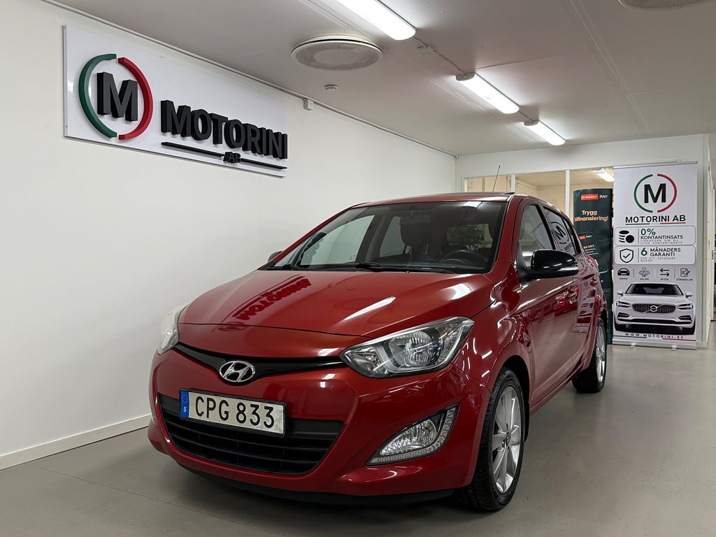 Hyundai i20 5-dörrar 1.4 Premium Euro 5 / Taklucka / Nyservad / 