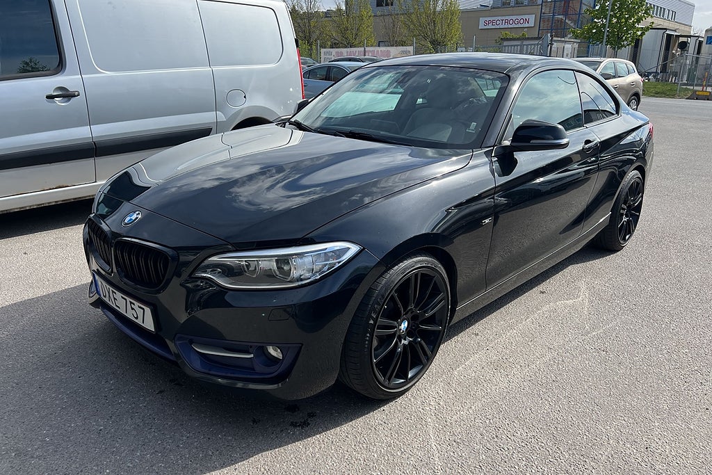 BMW 220 i Coupé Sportline Aut Skinn