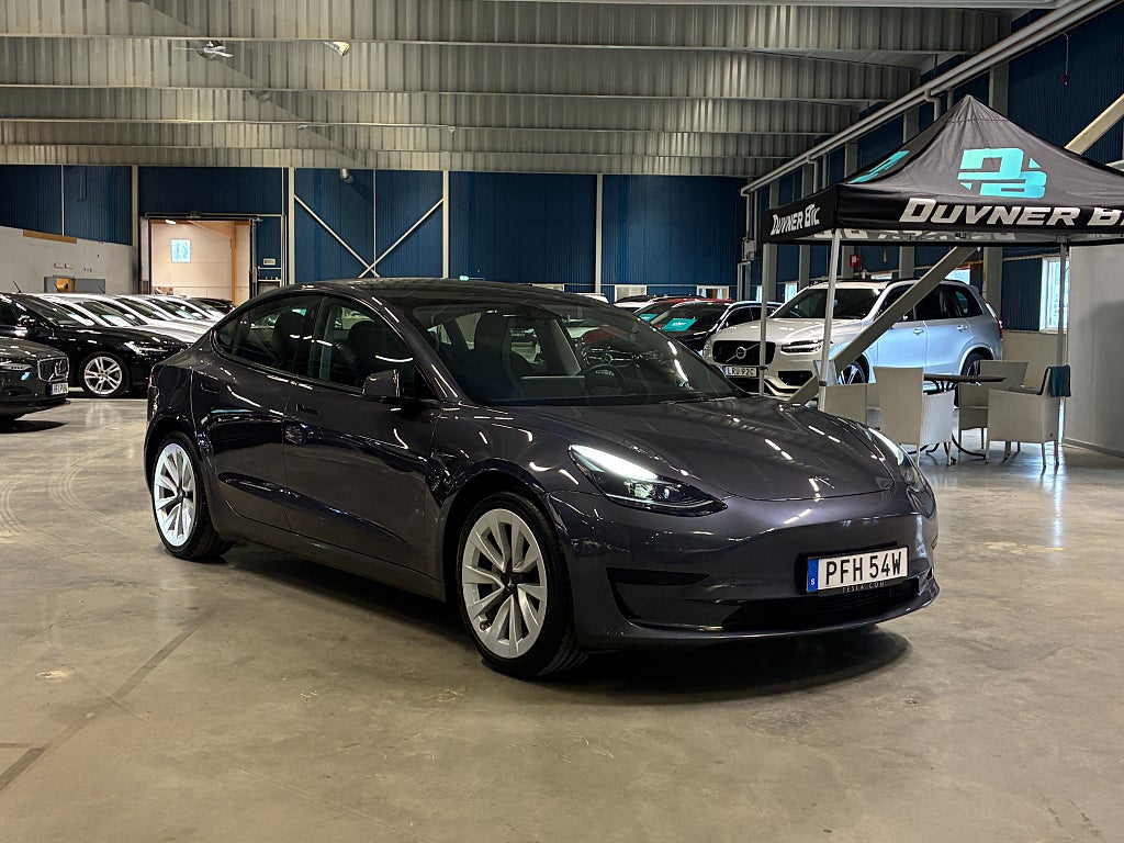 Tesla Model 3 Standard Range Plus Refresh AP Pano | MOMS 